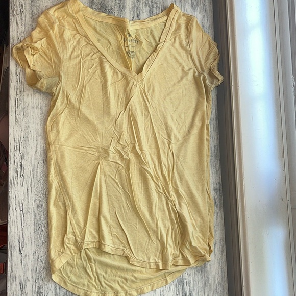 American Eagle Outfitters Tops - Yellow American Eagle Soft & Sexy tshirt